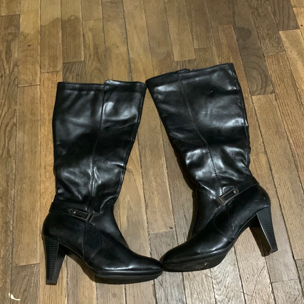 Black leather boots with heel Womens size 9